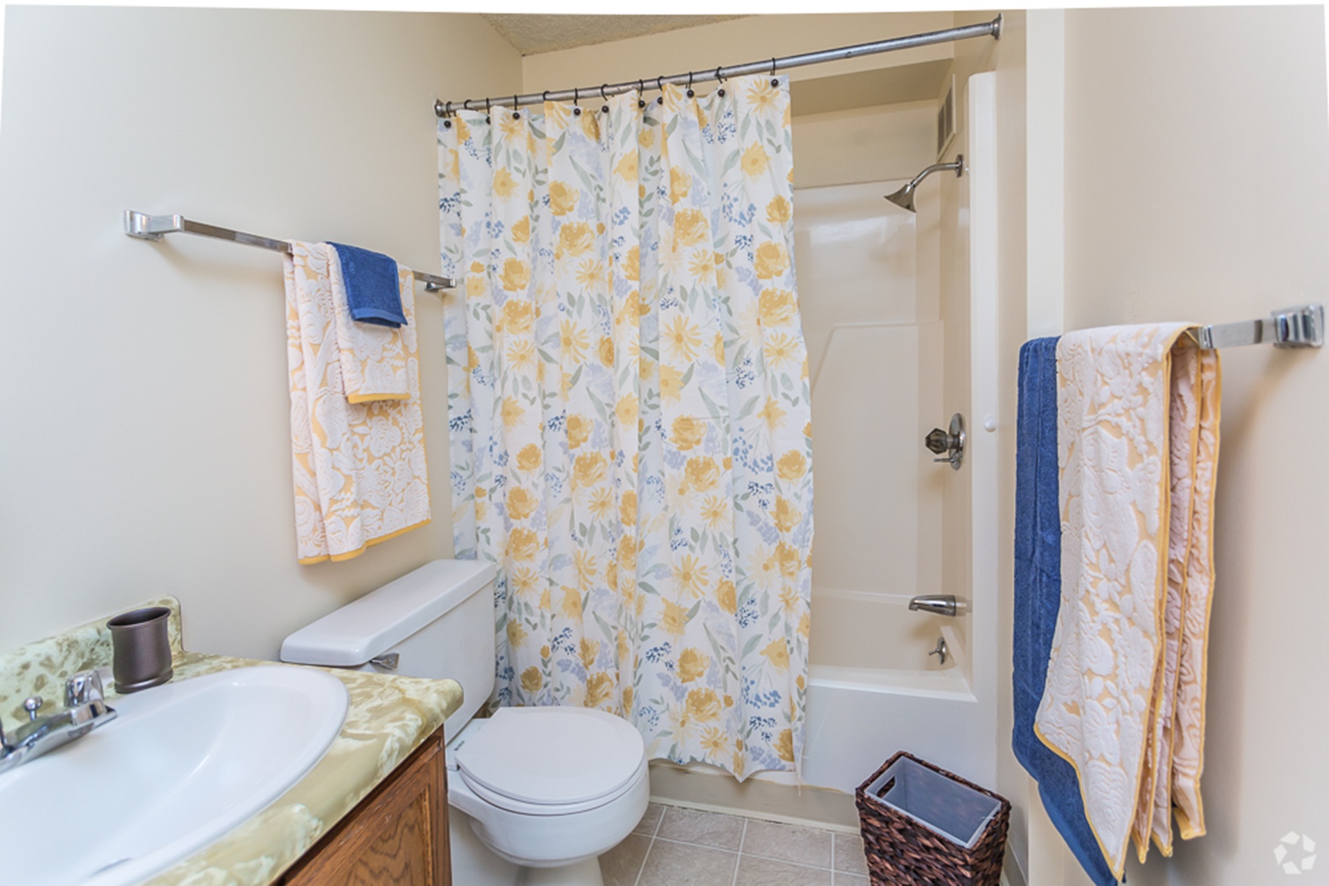 Fairway Tower & Manor Apartments bathroom in Akron Ohio