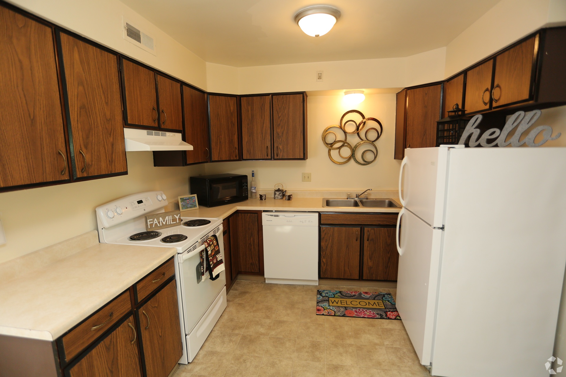 Fairway Tower & Manor Apartments kitchen in Akron Ohio